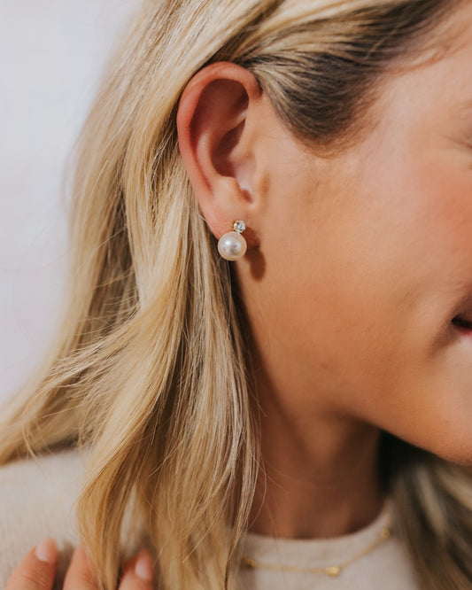 The Molly Pearl Studs in Gold