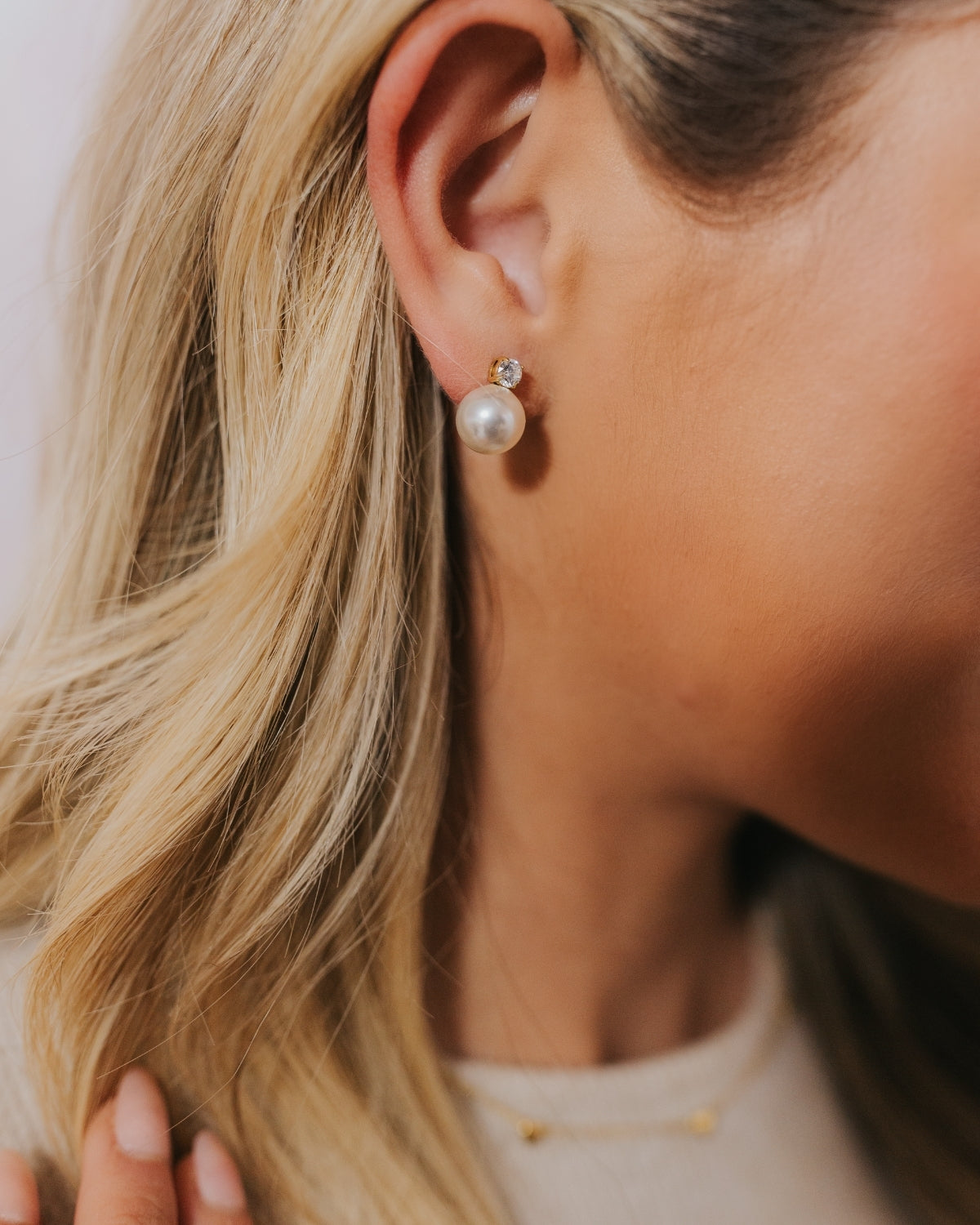 The Molly Pearl Studs in Gold