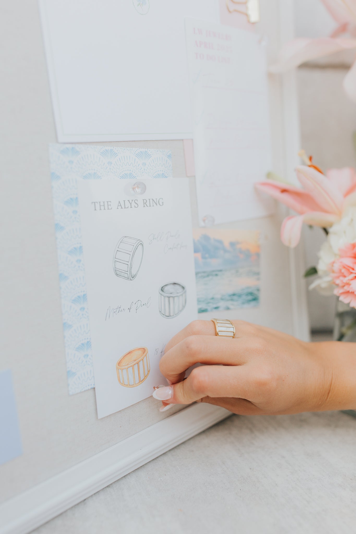 The Alys Ring