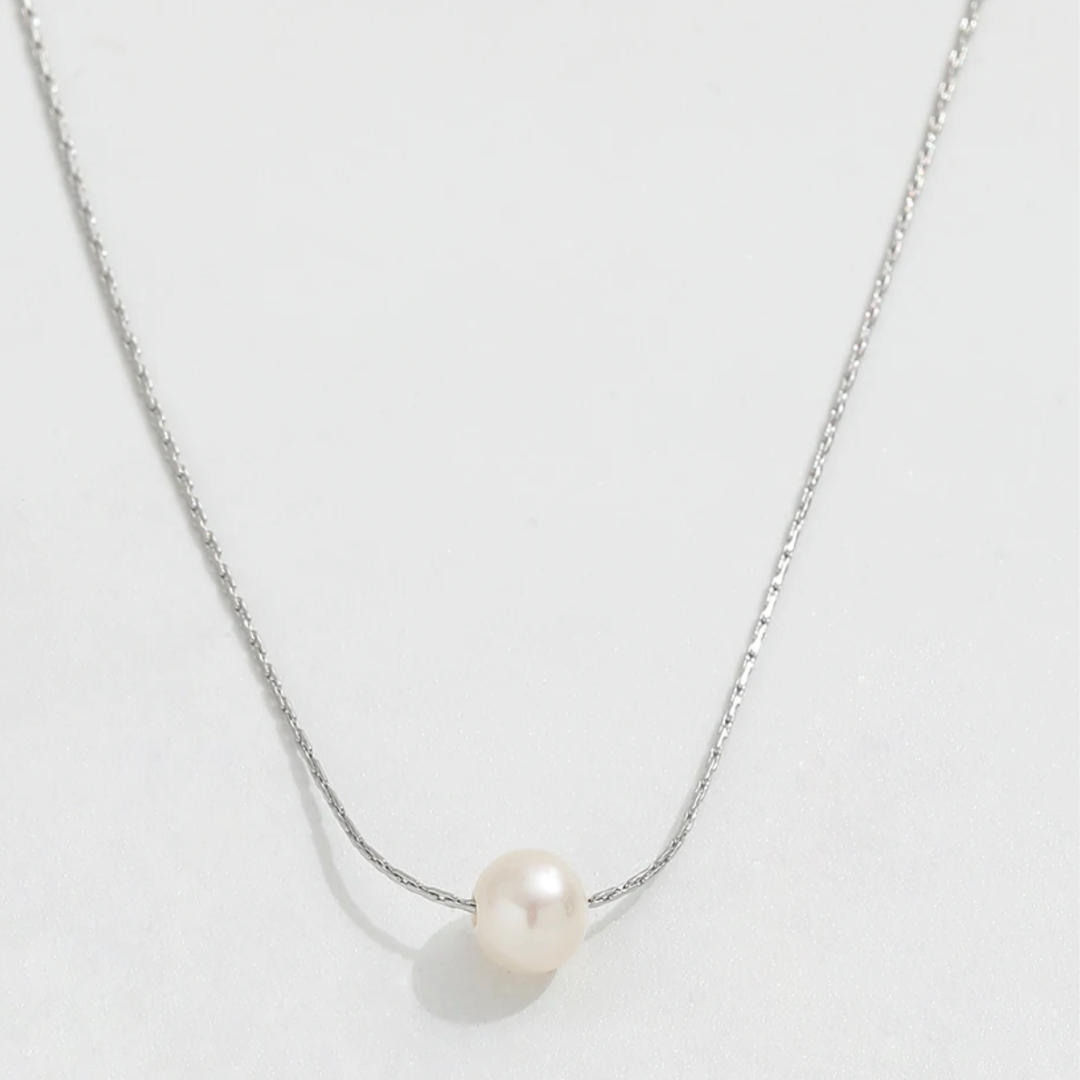 The June Necklace in Silver