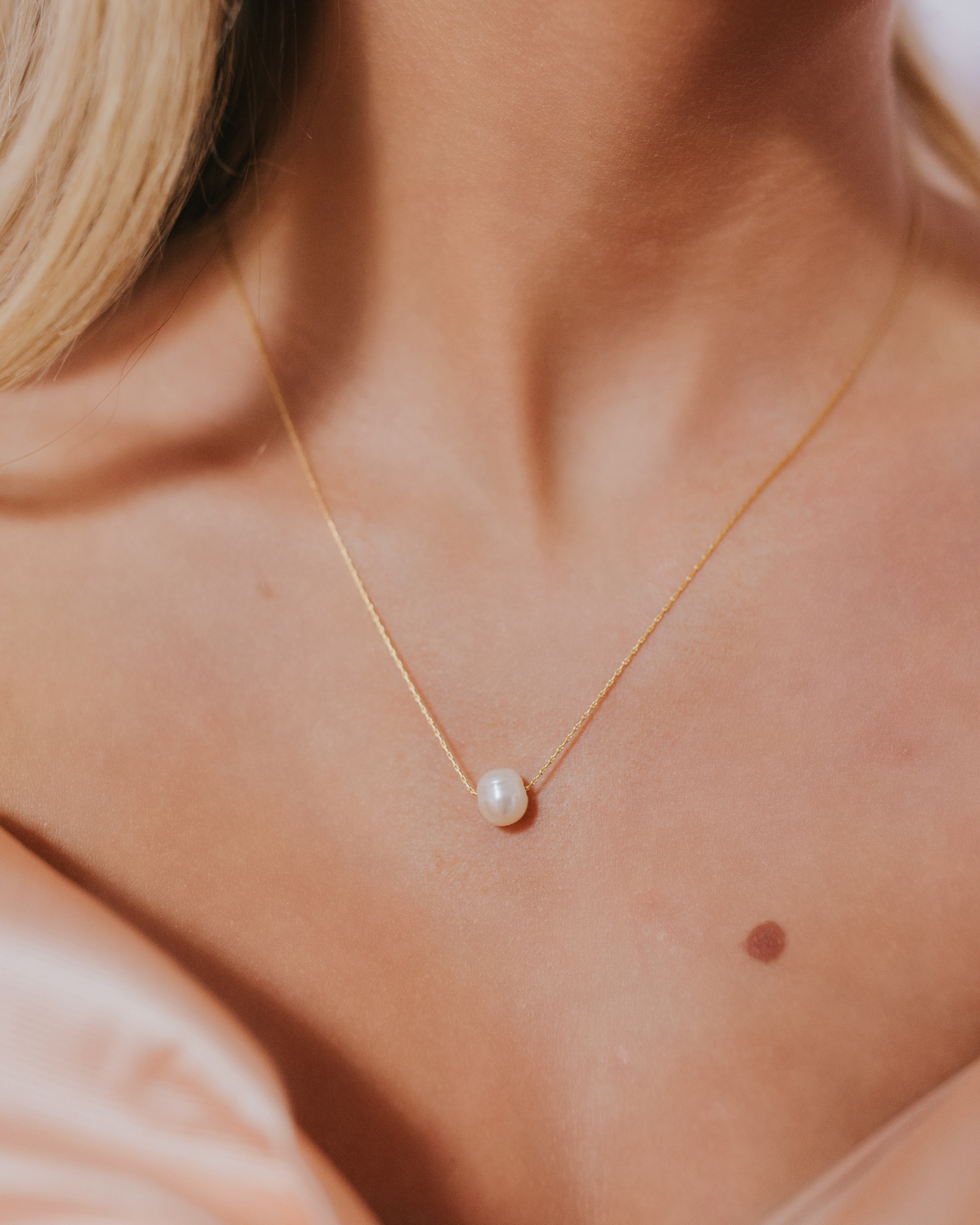 The June Necklace in Gold