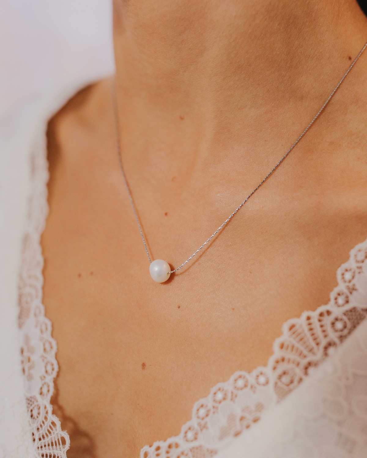 The June Necklace in Silver