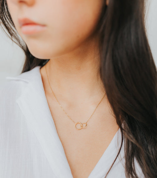 The Mia Necklace