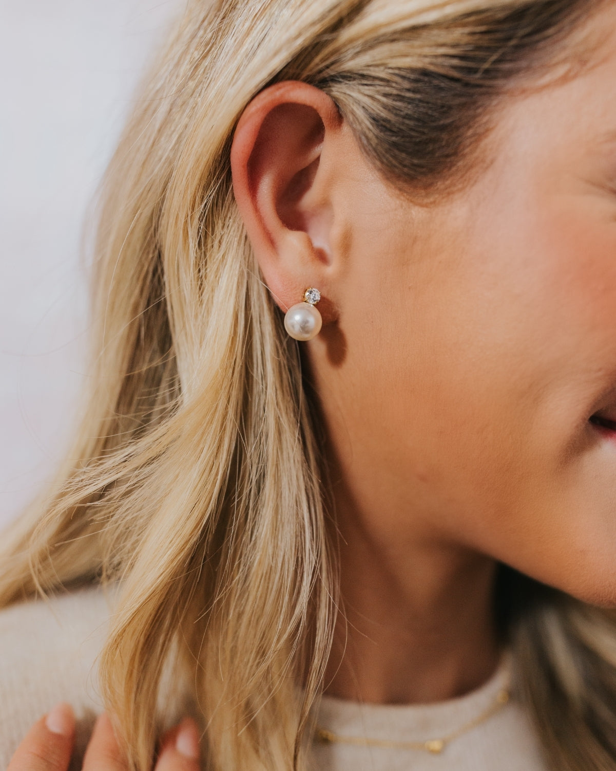 The Molly Pearl Studs in Gold